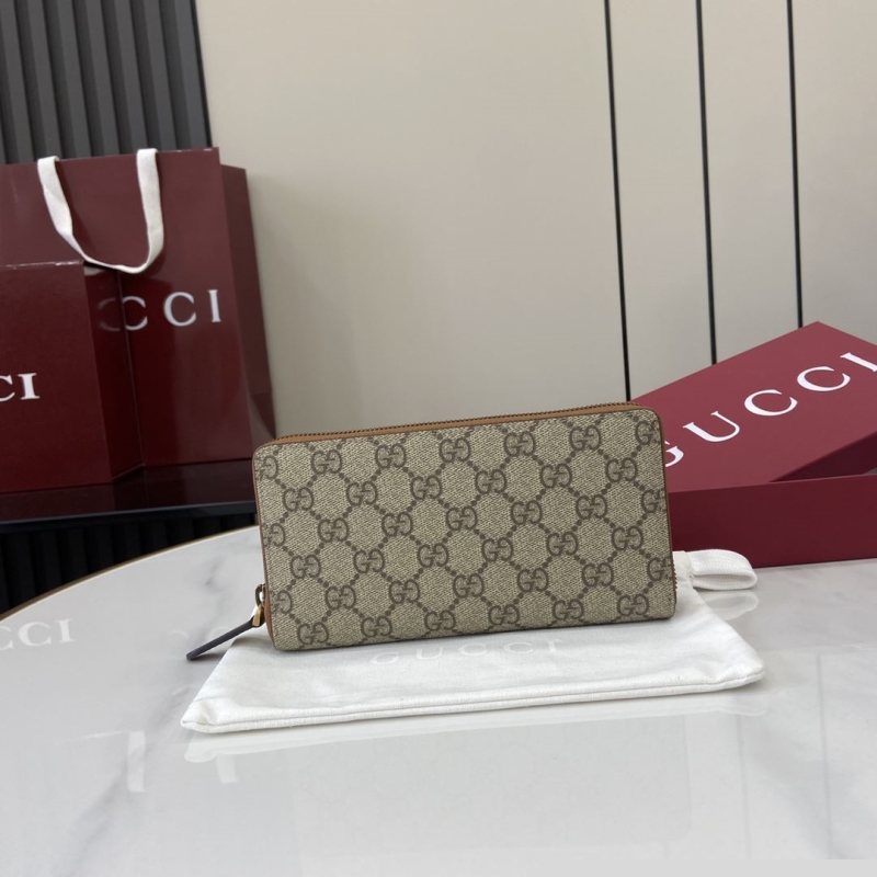 G*u*i wallets & purse